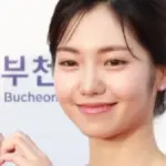 Adik Jihyo TWICE Dikabarkan Debut di Girl Group Baru HYBE